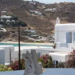 Luxury Sea View Apartment With Shared Pool